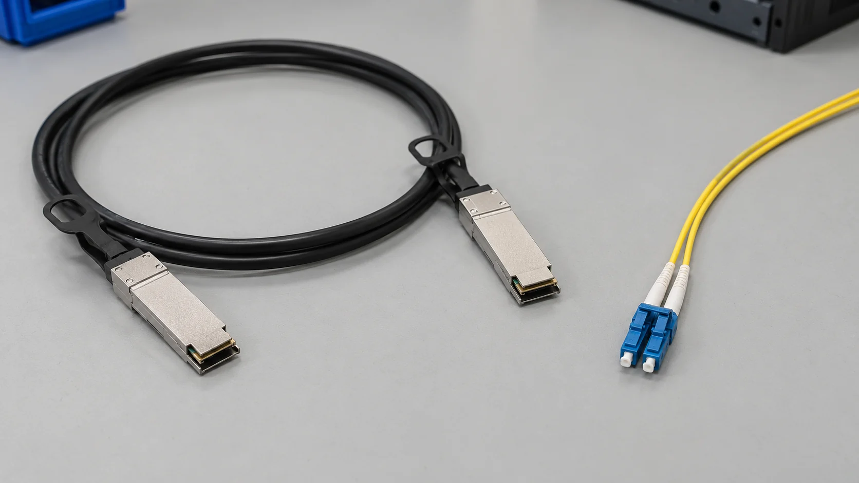 Медная DAC-сборка и оптический кабель с двумя LC-коннекторами